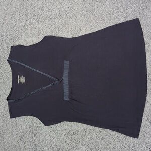 Flowy Navy Blue V-Neck Sleeveless Shirt